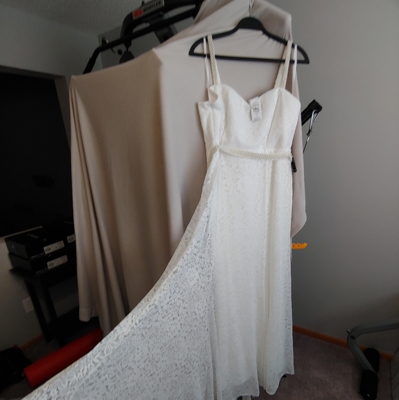 NWT's--Torrid...Stunning Wedding Mermaid Dress! - Picture 5 of 11